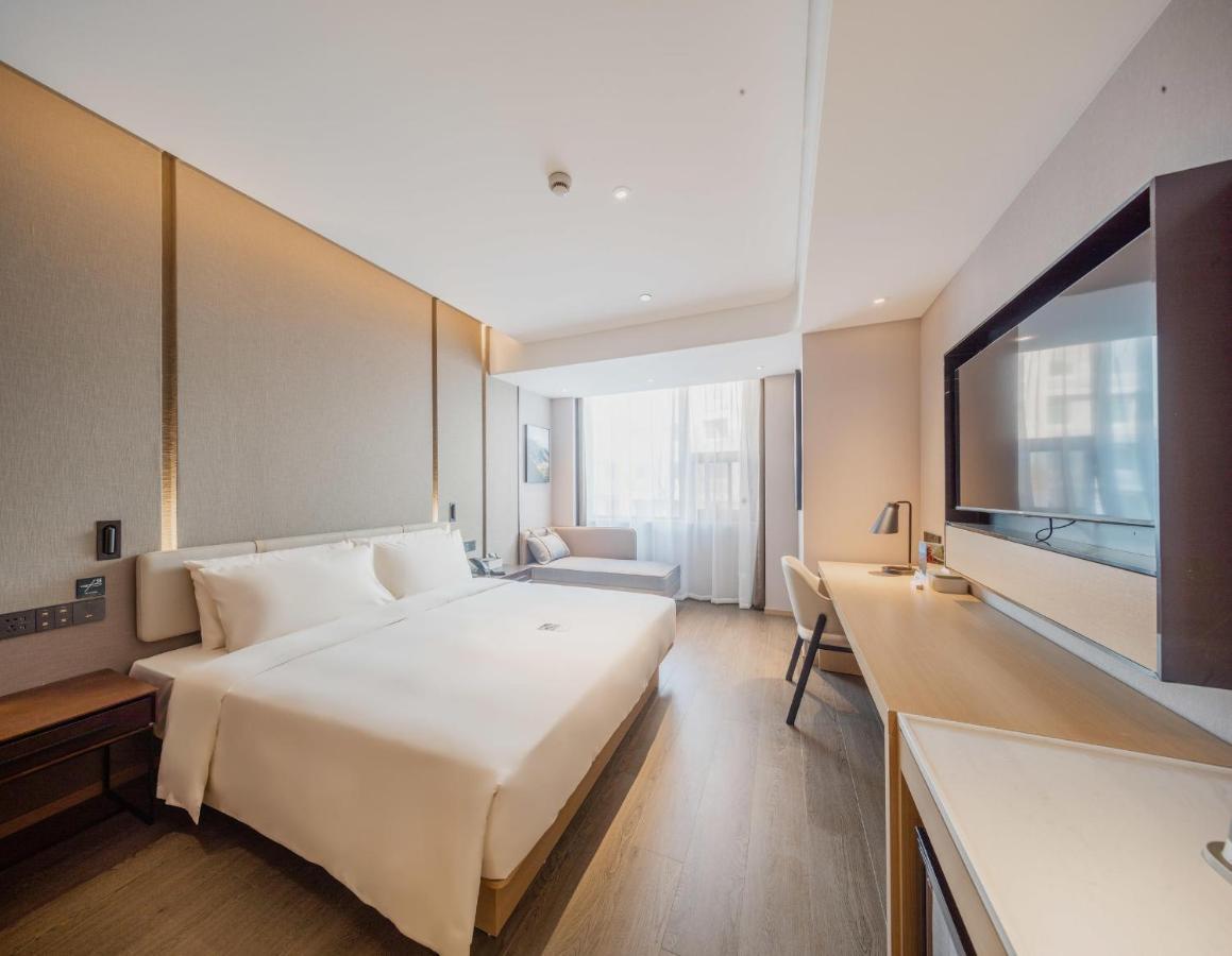 Atour Pujiang