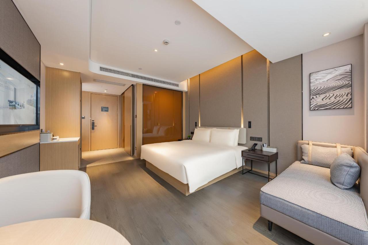 Atour Pujiang 4*