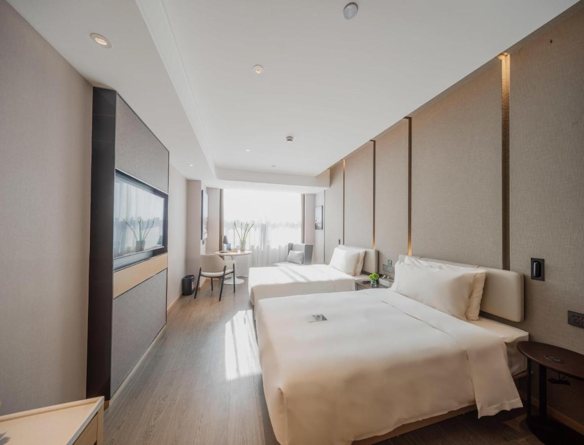Atour Pujiang